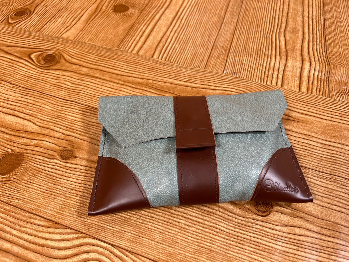 Mint pocket clutch